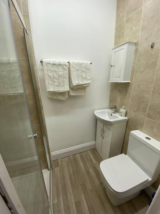 The Walnut Suite Lovely One Bedroom Flat In Stoke. Plymouth Bagian luar foto