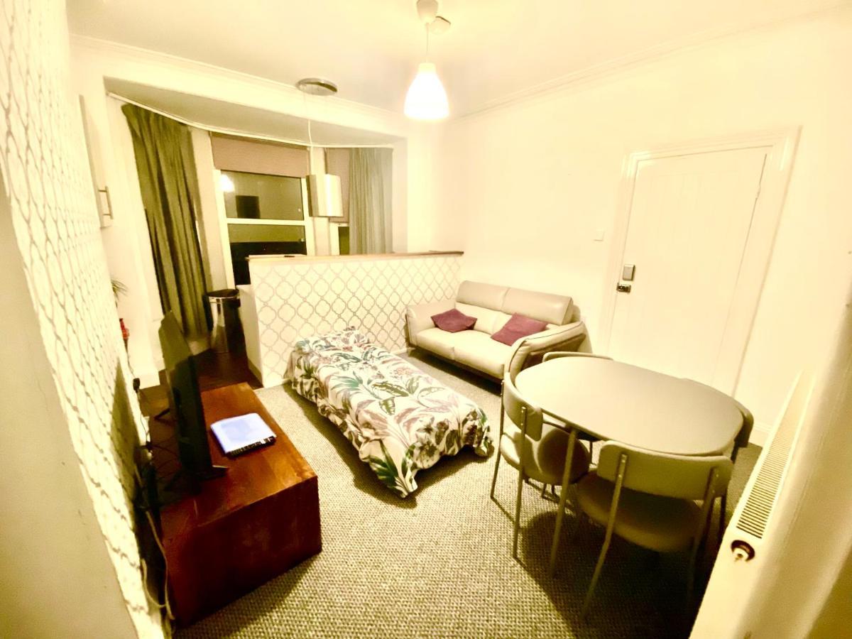 The Walnut Suite Lovely One Bedroom Flat In Stoke. Plymouth Bagian luar foto