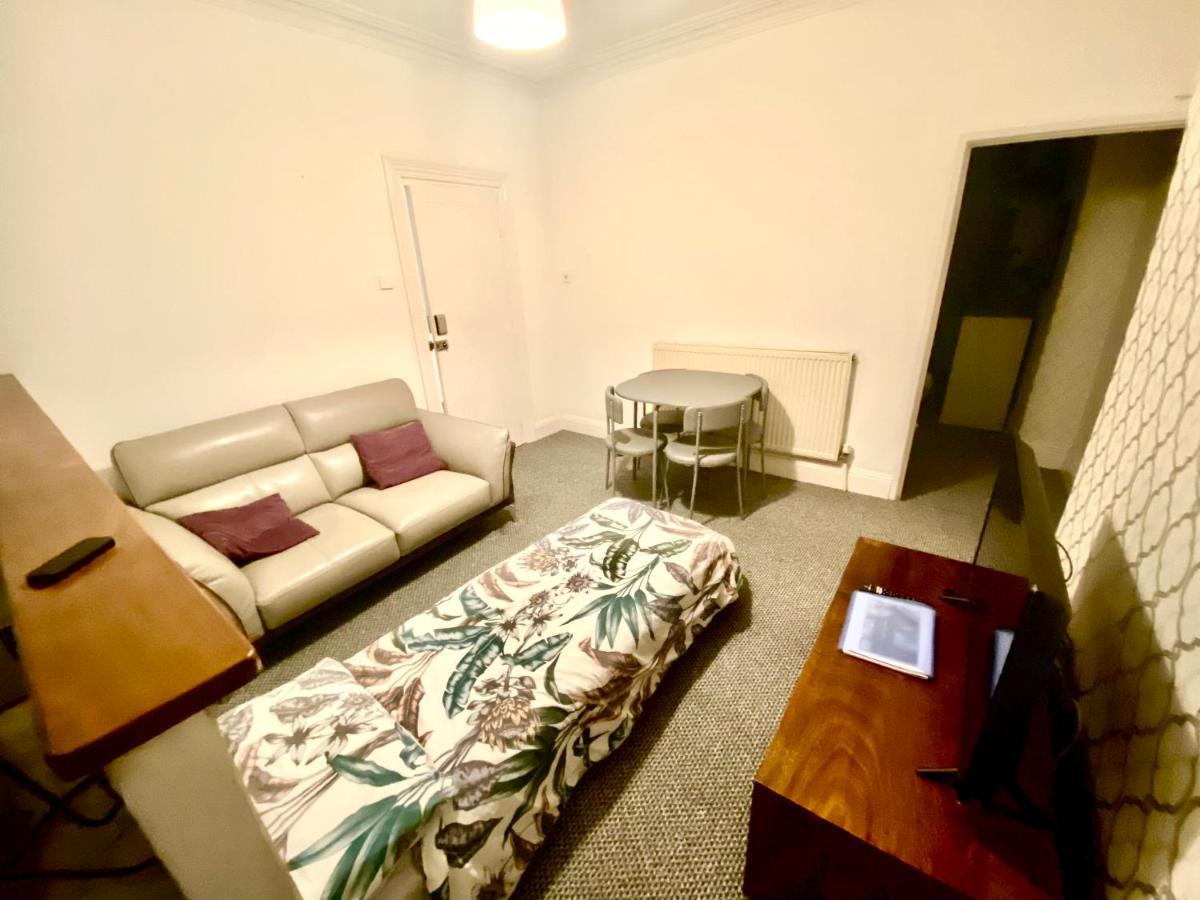 The Walnut Suite Lovely One Bedroom Flat In Stoke. Plymouth Bagian luar foto
